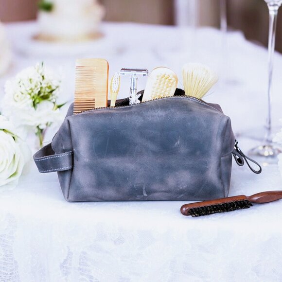 Customizable Genuine Leather Make-Up Bag | Personalized Travel Cosmetic Case - Picture 5 of 6